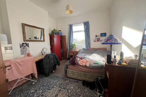 5 bedroom flat to rent, 26 Sommerville Road, Bristol BS7