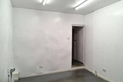 Restaurant to rent, 10 Station Rd Wombwell S73 0AY