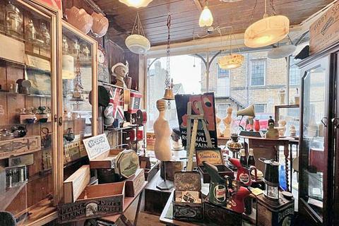 Retail property (high street) for sale, 3 Oxford St Scarborough YO12 7PJ