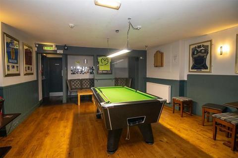 Pub to rent, 1 Dovemount Pl Hawick TD9 8AZ