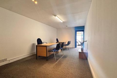 Retail property (high street) to rent, 17A Walm Ln London NW2 5SJ