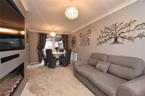 3 bedroom townhouse for sale, Copthorne Close, Heywood, Greater Manchester, OL10