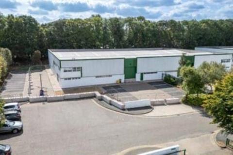 Industrial unit to rent, 18-19 Gallowhill Rd Northampton NN4 7EE