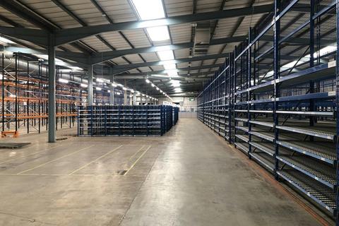 Warehouse to rent, 1 Cavalry Hl Weedon NN7 4PP