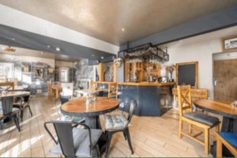 Retail property (high street) to rent, 1 Park Rd Bedford MK43 7QD