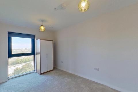 3 bedroom flat to rent, Goodman Street