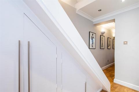 2 bedroom maisonette for sale, Driffield Road, Mile End, E3