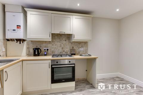 3 bedroom semi-detached house for sale, Tichbourne Street, Liversedge, WF15