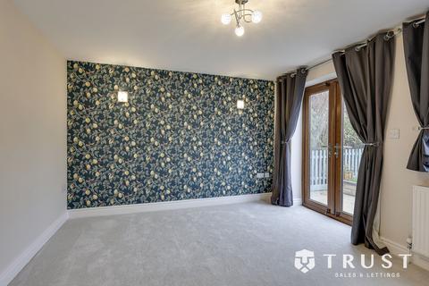 3 bedroom semi-detached house for sale, Tichbourne Street, Liversedge, WF15