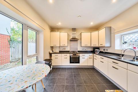 2 bedroom end of terrace house for sale, Pelican Drive, Harrow