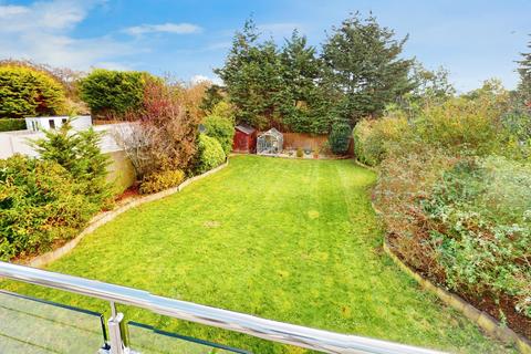 3 bedroom bungalow to rent, Benfield Way, Hove, BN41