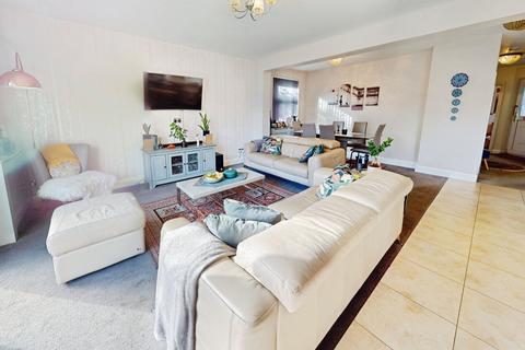 3 bedroom bungalow to rent, Benfield Way, Hove, BN41