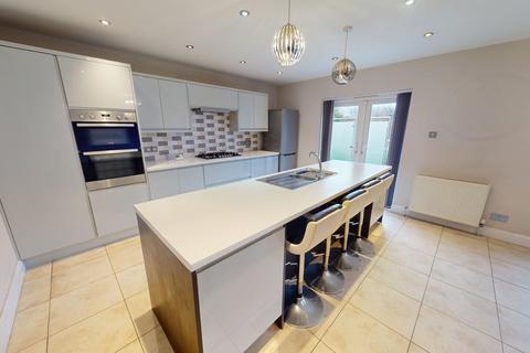 3 bedroom bungalow to rent, Benfield Way, Hove, BN41