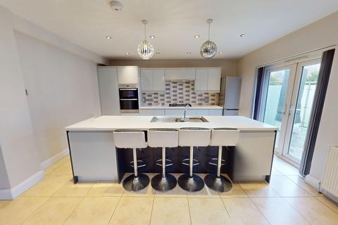 3 bedroom bungalow to rent, Benfield Way, Hove, BN41