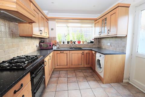 undefined, Blunden Road, Farnborough GU14
