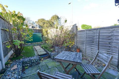 2 bedroom semi-detached house for sale, Ship Alley, Farnborough GU14