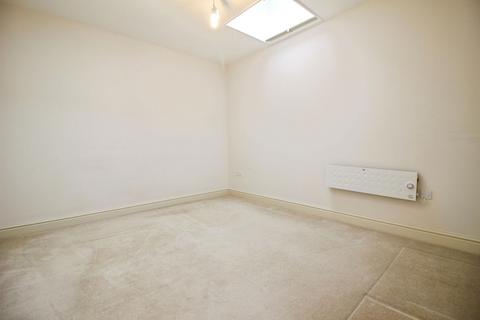 1 bedroom flat to rent, High Street, Swindon SN1