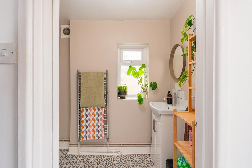 9 A1 ARBR - Bathroom B.jpg