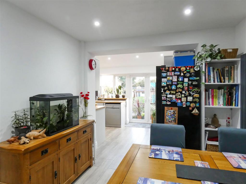 Kitchen/Dining Room
