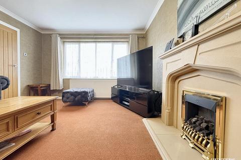4 bedroom detached house for sale, Henley Avenue, Dewsbury