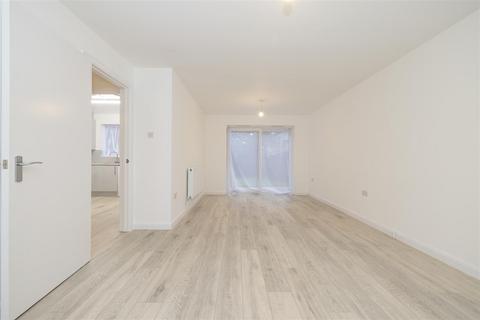 4 bedroom semi-detached house to rent, Kirby Close, Northwood HA6