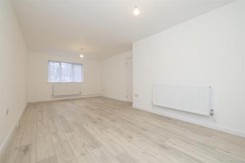 4 bedroom semi-detached house to rent, Kirby Close, Northwood HA6