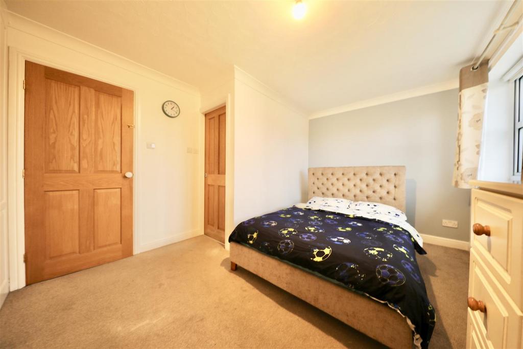 0 A4 A3332.jpg
