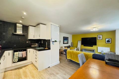 2 bedroom flat to rent, Mauldeth Road, Withington, Manchester, M20