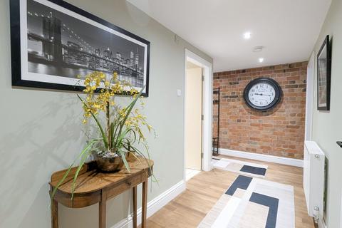 undefined, Middle Street, Worcester WR1