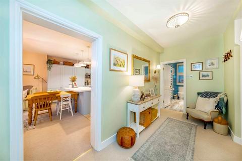 2 bedroom flat for sale, Stratheden Road, London SE3
