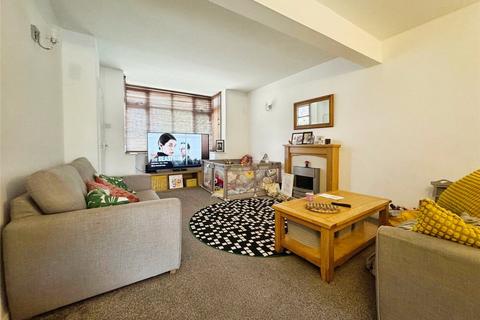 4 bedroom semi-detached house to rent, Grasmere Avenue, Reading RG30