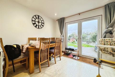 4 bedroom semi-detached house to rent, Grasmere Avenue, Reading RG30