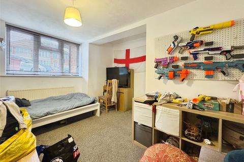 4 bedroom semi-detached house to rent, Grasmere Avenue, Reading RG30