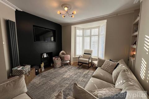 4 bedroom end of terrace house for sale, Davies Street, Porth, CF39