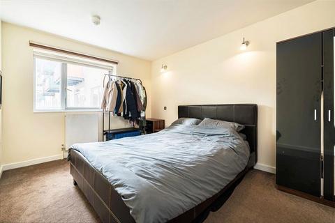 2 bedroom flat to rent, John Harrison Way, London SE10