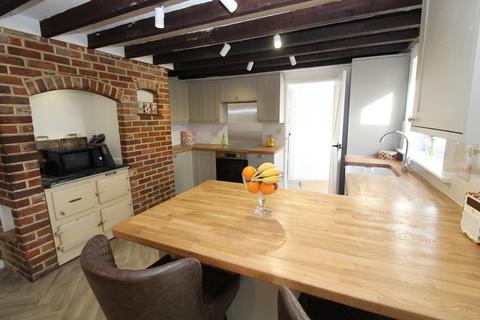undefined, Hands Farm Cottages, Radley Green, CM4