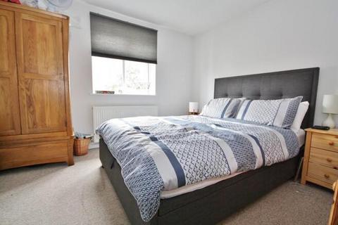 undefined, Chestnut Walk, West Byfleet KT14