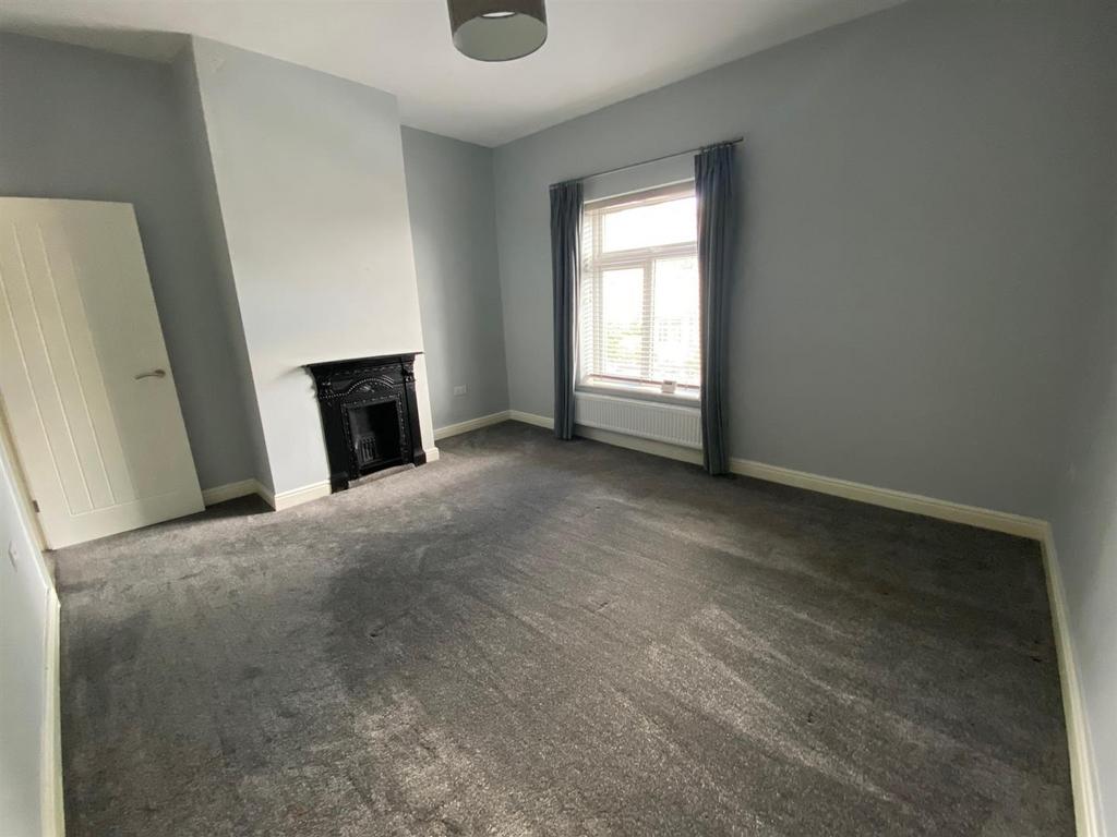 BEDROOM 1.png