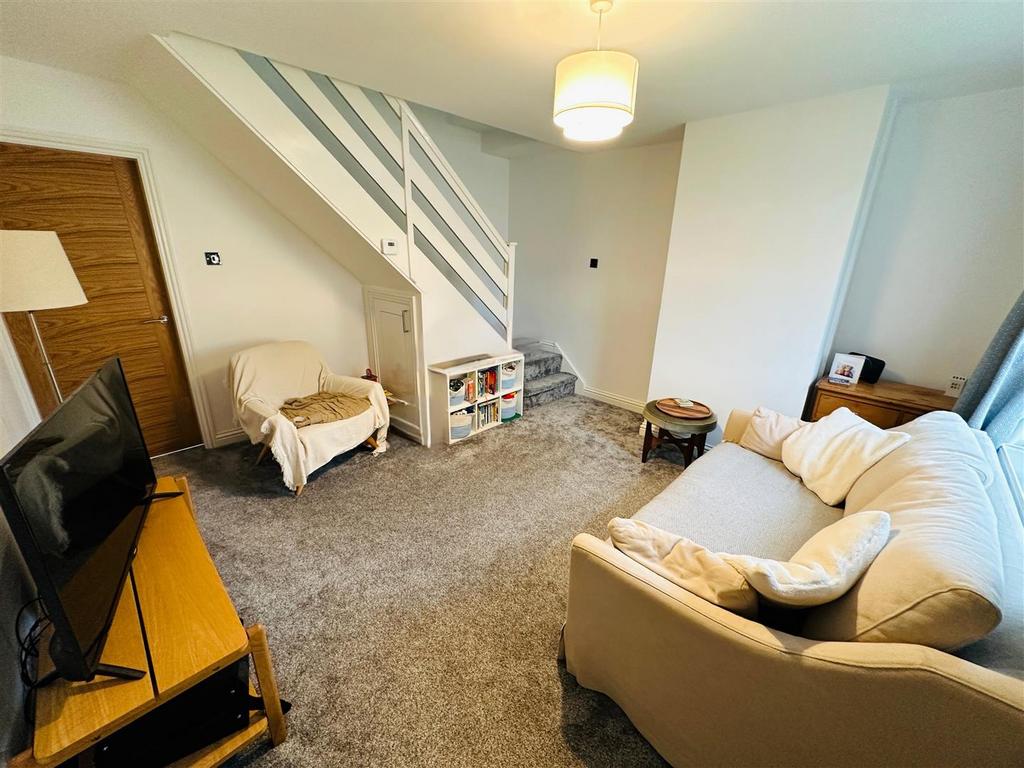 Lounge 3.jpg