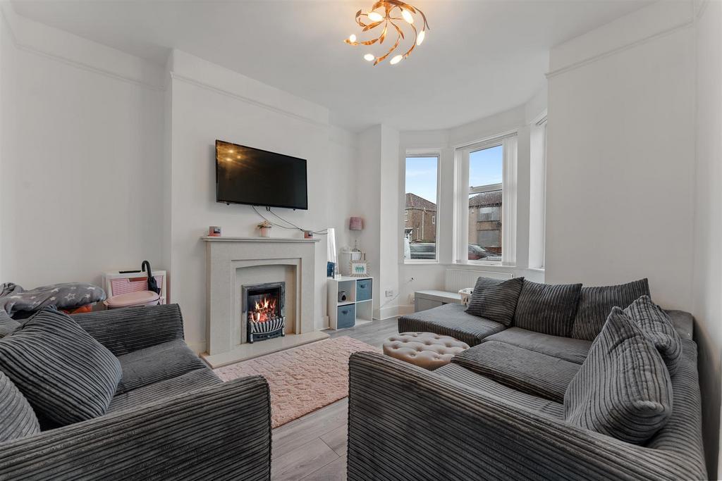 200 Warrington Road lounge.jpg