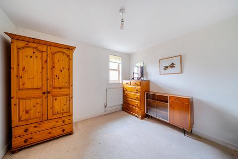 2 bedroom flat for sale, Boundaries Road, London, SW12
