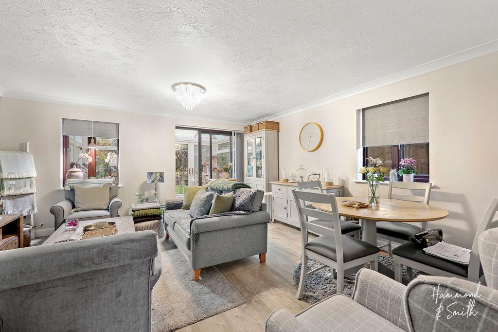 Lounge/Dining room