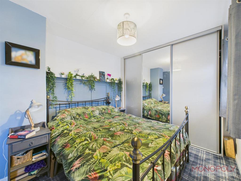 CAM01943 G0-PR0565-STILL017.jpg