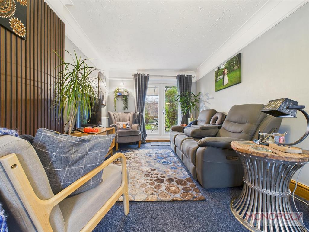 CAM01943 G0-PR0565-STILL004.jpg