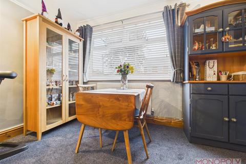 2 bedroom semi-detached house for sale, Poplar Avenue, Gresford, Wrexham