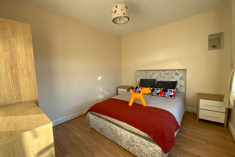 1 bedroom in a house share to rent, Chairborough Road, High Wycombe, HP12
