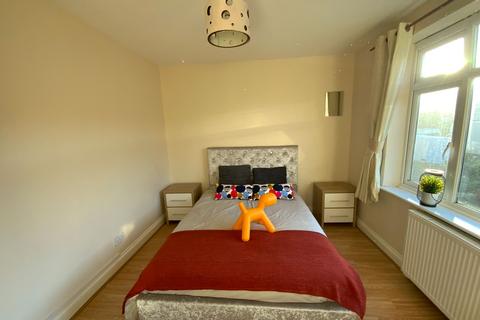 1 bedroom in a house share to rent, Chairborough Road, High Wycombe, HP12