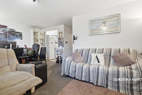 undefined, Trentbridge Close, Hainault, IG6