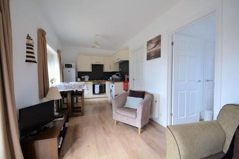 1 bedroom detached bungalow to rent, Rew Street, Cowes
