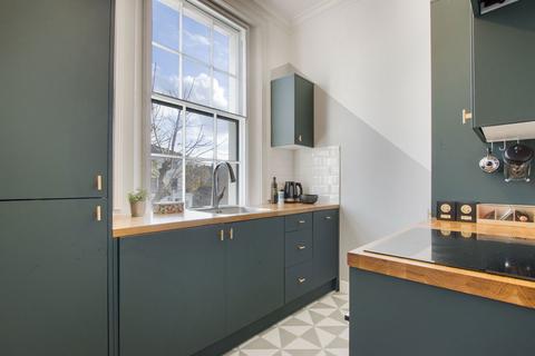 2 bedroom flat for sale, Camden Road, London NW1